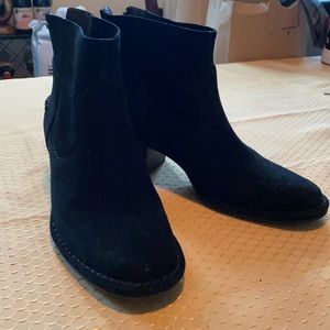 Women’s black Booties UGG